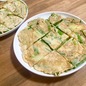 ゆかりの作ってみた!投稿(簡単もちもち！海鮮ニラチヂミ｜レシピ)
