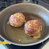 うま味ジュワ〜♪クリームソース煮込みハンバーグの工程4