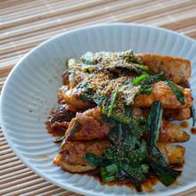 簡単レシピ【なすの豚巻き】韓国風ピリ辛味でごはんがすすむ!