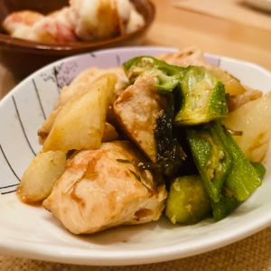ちひろの作ってみた!投稿(鶏肉と長芋とオクラのおかか塩昆布ぽん酢マヨ炒め)