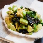 韓国海苔で『アボカドと小松菜の簡単ナムル』