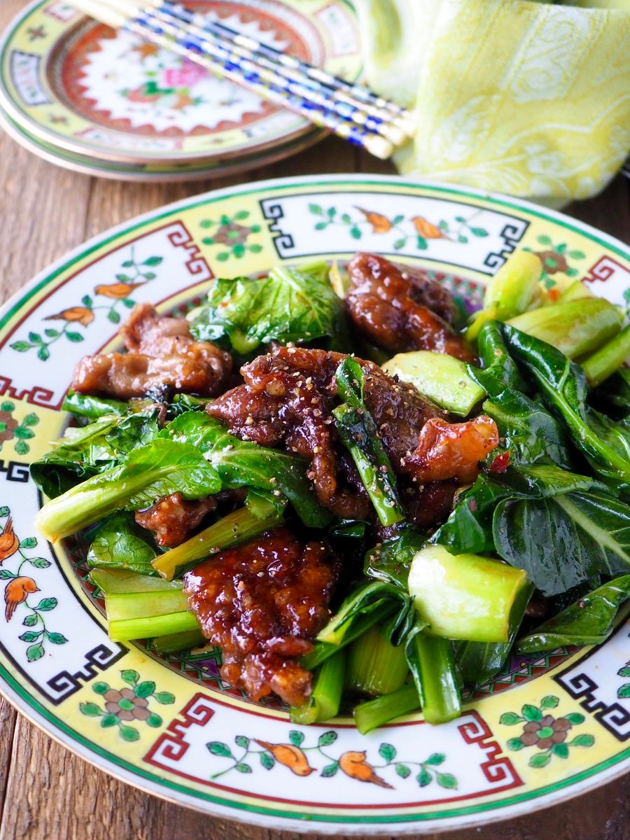 小松菜 と 牛肉 の 炒め 物