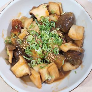 milkの作ってみた!投稿(【レンジだけで完成】なすとちくわ、エリンギのコクうまタレ炒め)