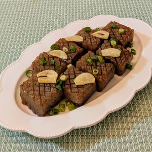 𝔂𝓾𝓶𝓲🍓の作ってみた!投稿(めんポンバターで【コロコロこんにゃくステーキ】今日のおつまみ)