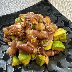 楽ラク手抜キッチン🐶🐾の作ってみた!投稿(ホタルイカとアボカドの塩麹×ごま油おつまみマリネ)