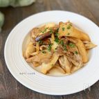 エリンギと舞茸のガリバタ炒め