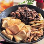 焼きネギが香ばしい。フライパンで作る肉豆腐