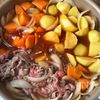 【子供が喜んで食べる♪洋風肉じゃが】煮込むだけ簡単！の工程2