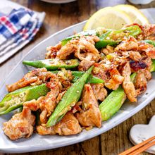 【豚こまとおくらのねぎ塩レモン炒め】ご飯が進む簡単おかず！
