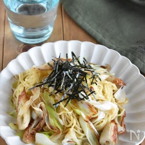 【長ネギとちくわの麺つゆバター醤油焼きそば】おつまみにも！