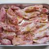 骨付き鶏のソテー（赤唐辛子オイルソースかけ）の工程2