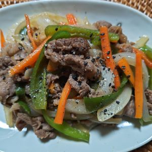 RINAの作ってみた!投稿(【あっさりとしたプルコギ】野菜たっぷりで量増しで美味しいよ。)