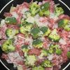 ワンパンで簡単♪豚肉×えのき×ブロッコリーの塩麹蒸しの工程1