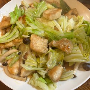 まさの作ってみた!投稿(ワンパン10分！【鶏むね肉とキャベツのガリバタ炒め】)