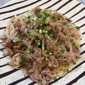 楽ラク手抜キッチン🐶🐾の作ってみた!投稿(激うまスピード主食♪【ネギ塩豚焼きそば】)