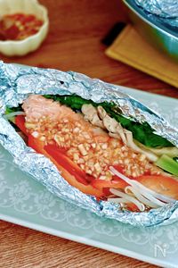 中華ねぎだれで旨辛♡鮭のホイル焼き【フライパンでかんたん】