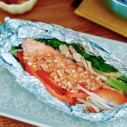 中華ねぎだれで旨辛♡鮭のホイル焼き【フライパンでかんたん】