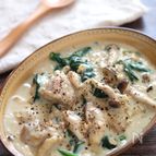 【鶏肉とほうれん草のヘルシークリーム煮】主食の材料はお好みで