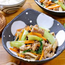 ご飯がすすむ中華おかず☆『豚こま肉と青梗菜の中華炒め』