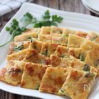 これは美味しい発見♡玉子豆腐でカニカマと青ねぎのチヂミ