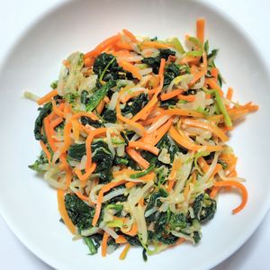 ふうかの作ってみた!投稿(給食のほうれん草ナムル)