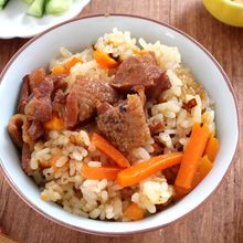 【缶詰でかんたん】焼き鳥とにんじんの炊き込みごはん