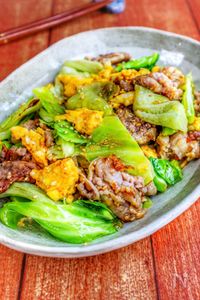 抱えて食べたい！【豚肉とキャベツのふわたま旨だれ炒め】