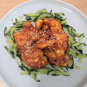 ゆいの作ってみた!投稿(【鶏むねきゅうりのコチュ味噌チキン】柔らかむね肉で絶品おかず)