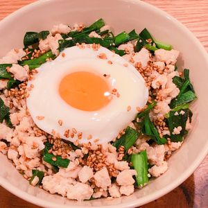 ミルクの作ってみた!投稿(手間なし！気楽に作れる【ごま塩ニラそぼろ丼】)