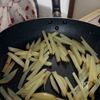 【ワンパン10分おかず】新じゃがと牛こまの酢炒めの工程2