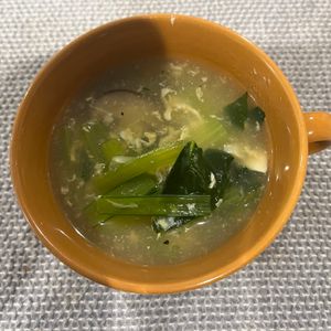 りんごの作ってみた!投稿(【小松菜ときのこと豆腐の卵スープ】栄養満点◎じんわり染みる♡)