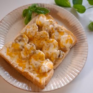 とのちゃまの作ってみた!投稿(はちみつチーズおつまみバナナトースト)