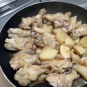 あずさの作ってみた!投稿(こっくり♪手羽元と大根の甘辛煮)