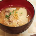 ネギたっぷり　里芋と豚肉の味噌汁