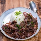 フライパンで作るそんなに煮込まない「牛肉の赤ワイン煮込み」