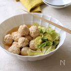 鶏つくねとキャベツの煮物。