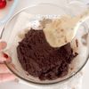 材料4つ いちごの松ぼっくりの工程2