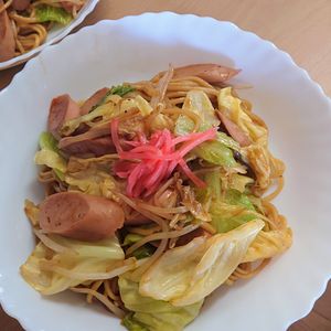 まゆのの作ってみた!投稿(1食約92円！魚肉ソーセージdeシンプル焼きそば)