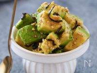 1分副菜♡『アボカドのペッパー塩昆布』和えるだけ！
