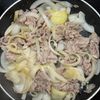 ごはんがすすむ♪豚肉と新玉ねぎの梅味噌炒めの工程2
