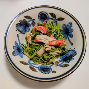 ごんべすの作ってみた!投稿(豆苗とカニカマの胡麻和え♩シンプル副菜！材料2つ！調味料3つ)