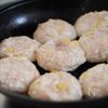 【冷めてもおいしい！コーン入りチーズつくね】隠し味は味噌！の工程2