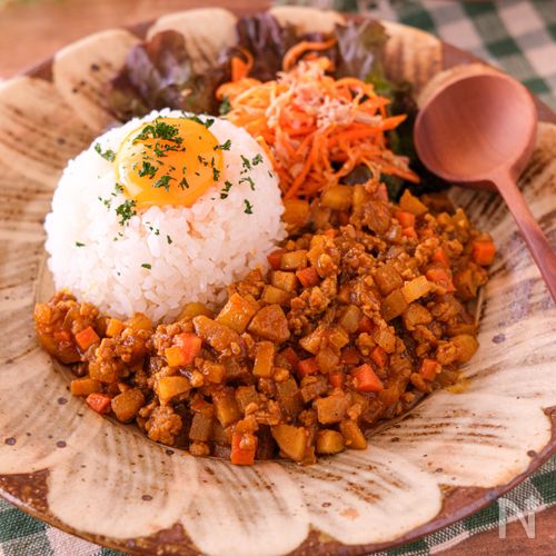 【根菜のカフェ風キーマカレー】冬に作りたい♪旬の根菜で♡