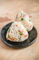 おいしい食感♪ベーコンとれんこんのおにぎり