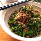 抱えて食べたい♡おかかまみれの菜の花と糸こんのツナ麺つゆ炒め