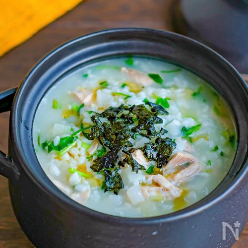 韓国風七草鶏粥・鶏の旨味たっぷり