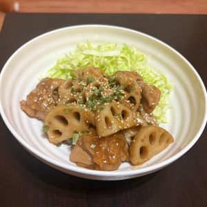 えり🥀の作ってみた!投稿(【鶏肉とれんこんのにんにくマヨ照り焼き】簡単こく旨♡)