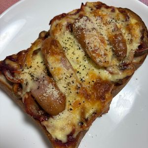 ゆっこの作ってみた!投稿(贅沢な美味しさ！ジョンソンヴィルの【ナポリタントースト】)
