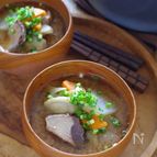 鰹と根菜たっぷりのお味噌汁