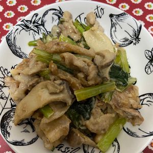 万福の作ってみた!投稿(【調理10分♡︎小松菜と豚肉のオイマヨ炒め】ご飯がすすむ！)